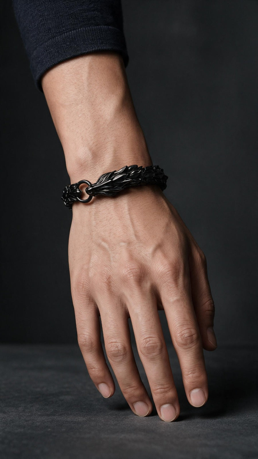 Noir Scale Bracelet